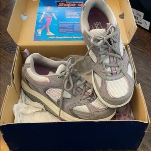 Sketchers shape up sneaker 6.5